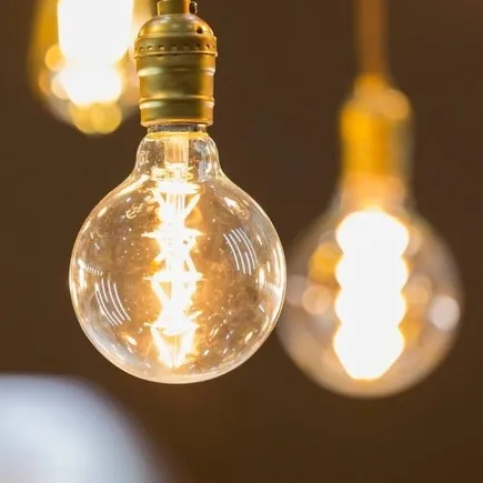 Contas de luz terão bandeira verde em fevereiro, sem taxa extra, diz Aneel