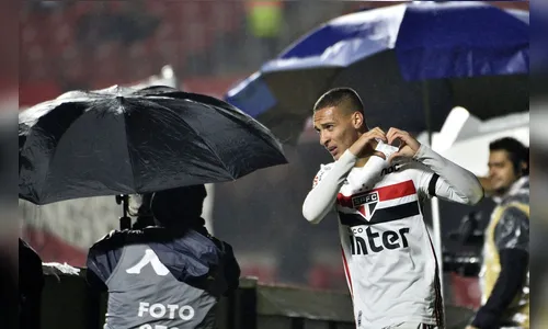 Ajax não chega a acordo e Antony segue no São Paulo pelo menos até o meio do ano