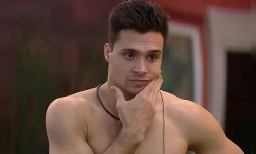 'BBB 20': acusado de assédio, Petrix é chamado a confessionário e pede desculpas