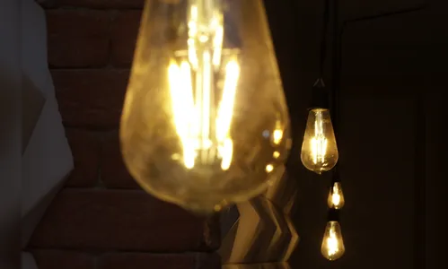 Aneel define que conta de luz não terá cobrança extra em fevereiro