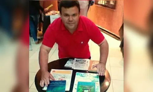 Escritor apucaranense se prepara para lançar seu quarto livro