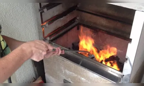 Churrasqueira explode e homem fica com 60% do corpo queimado, no Paraná
