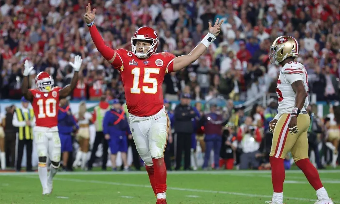 Com virada e genialidade de Mahomes, Kansas City Chiefs conquista o Super Bowl