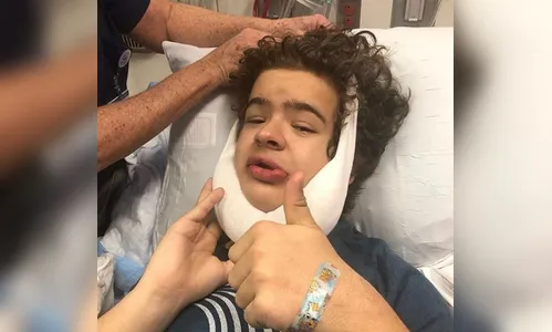 Ator de 'Stranger Things' passa por cirurgia devido à doença genética