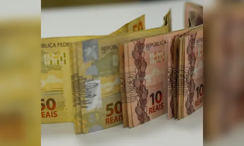 Cresce número de trabalhadores que ganham no máximo um salário mínimo