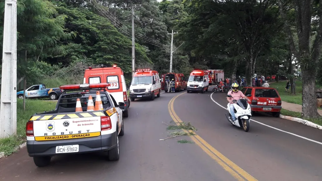 Acidente aconteceu na Avenida Jaboti, em Apucarana. Foto: Tribuna do Norte/Sérgio Rodrigo