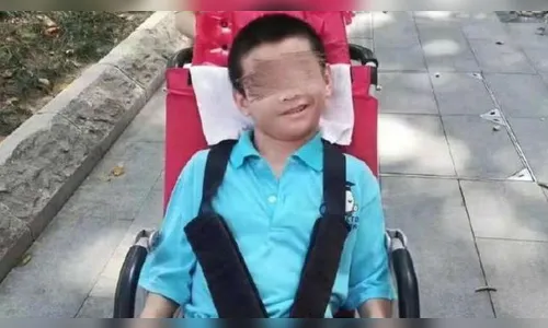 Adolescente com paralisia cerebral morre sozinho após pai ser colocado em quarentena na China