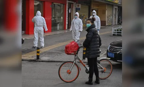 Risco de coronavírus se tornar mais disseminado mundialmente continua alto, diz OMS 