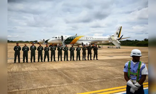 Aeronaves da FAB decolam com destino à China para buscar brasileiros