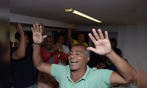 Romário celebra aniversário com funk: 