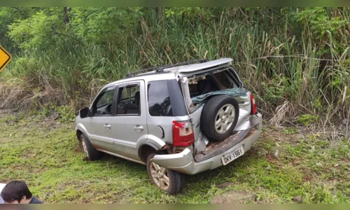 
						
							Acidente entre carros, caminhão e ambulância deixa quatro pessoas e um cachorro feridos
						
						