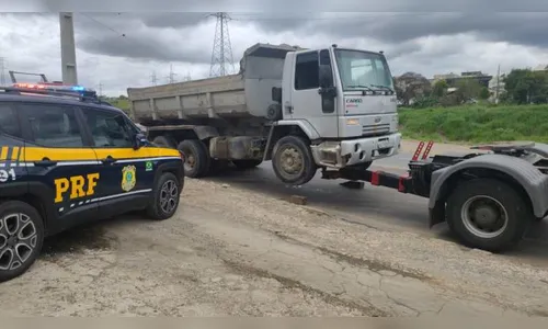 PRF apreende caminhão com quase R$ 200 mil em multas