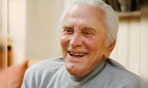Ator Kirk Douglas, conhecido por 'Spartacus', morre aos 103 anos