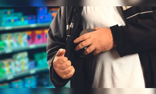 Homem é preso após cometer furto em farmácia no centro de Apucarana