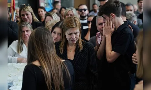 Juiz reduz para 10 mil dólares valor da pensão de viúva de Gugu