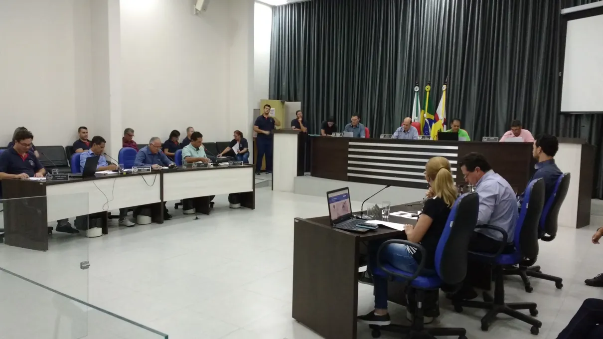 Sessão ordinária da Câmara de Apucarana