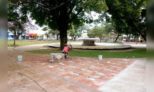 Revitalização da Praça Júlio Junqueira em Arapongas está na reta final