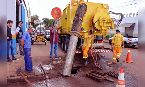 Empresa inicia limpeza de bueiros em Apucarana