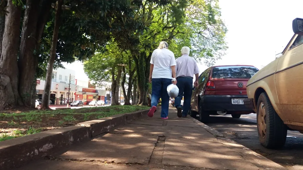 Guardiões das calçadas cobram melhorias em Ivaiporã