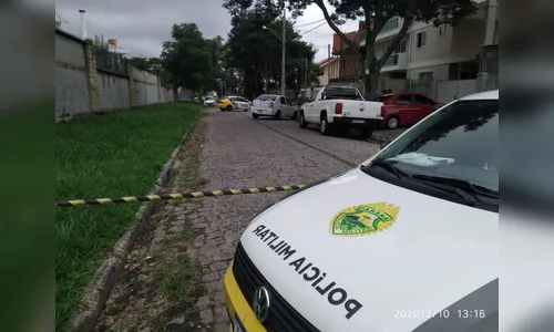 Proprietário mata suspeito que tentava levar motocicleta de residência, em Pinhais