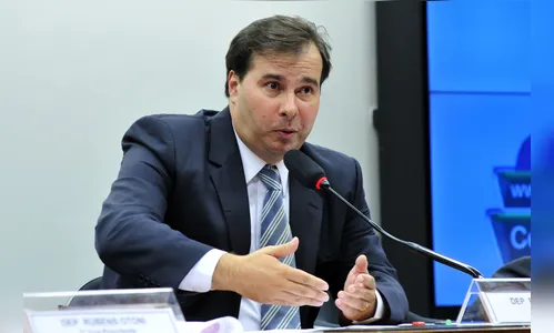 'Todo serviço público tem que ser tratado com respeito', diz Maia