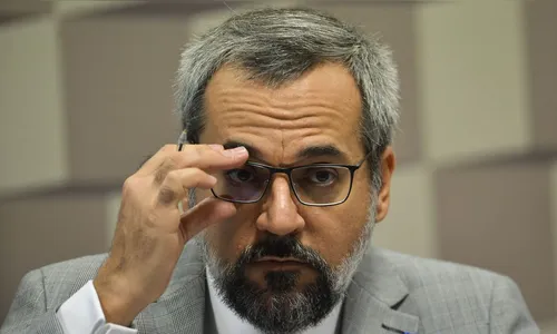 No Senado, Weintraub diz que Enem foi alvo de 