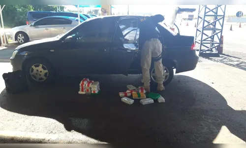 Motorista é preso com quase 25 quilos de crack e cocaína em Mandaguari; assista ao vídeo 