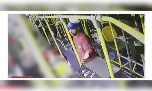 Bandidos agridem e aterrorizam passageiros durante arrastão em Curitiba