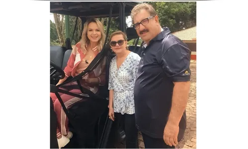 Eliana grava reportagem com Ratinho em Apucarana