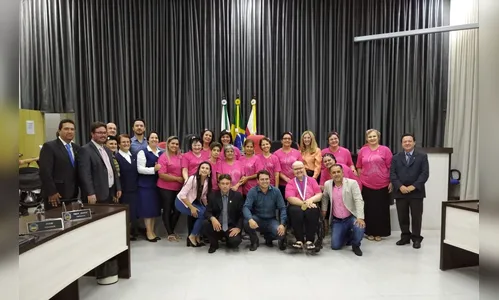 Câmara de Apucarana homenageia coral de mulheres do Hospital da Providência