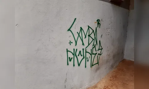 Ginásio do Lagoão é alvo de pichação em Apucarana