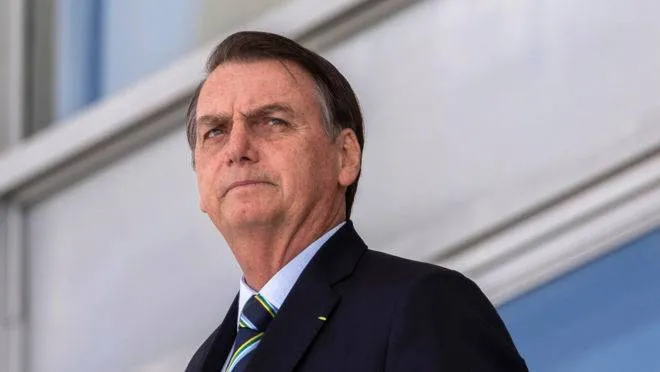 Bolsonaro eleva status da SAE e nomeia almirante Flávio Rocha para comandar área