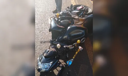 Moto é partida ao meio após acidente na Avenida Minas Gerais em Apucarana
