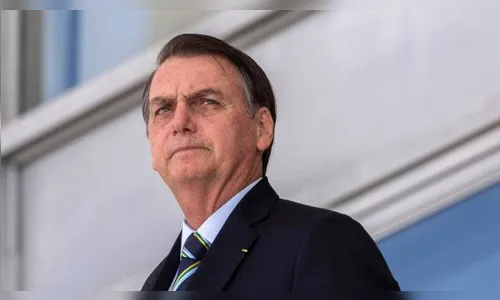 Bolsonaro eleva status da SAE e nomeia almirante Flávio Rocha para comandar área