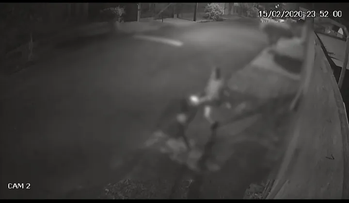 Câmera de segurança registra vandalismo em Apucarana; veja vídeo