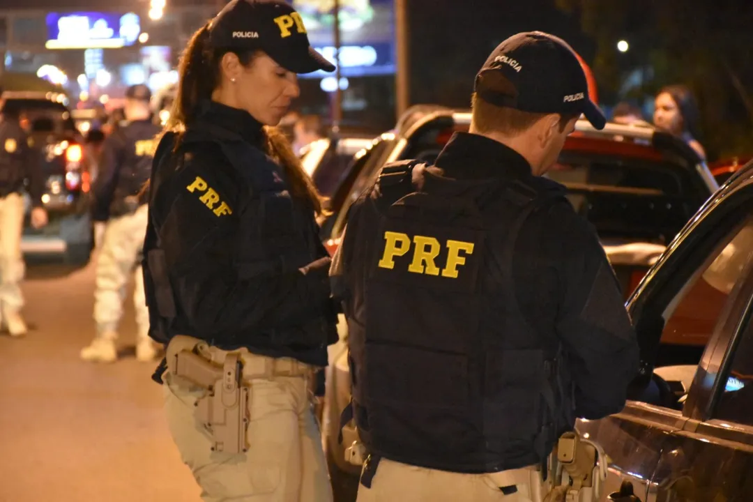 Em apenas uma noite, PRF autua 56 motoristas bêbados no Paraná