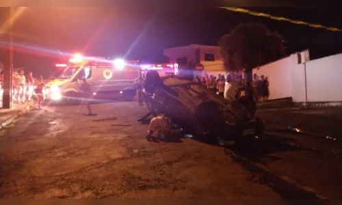 
							Colisão deixa duas mulheres feridas em Apucarana; carro ficou de ponta cabeça  
						
						