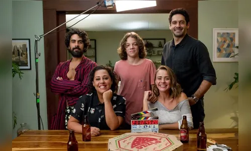 Nova série brasileira de comédia reflete era dos apps de relacionamento