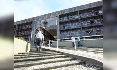 Multado ex-gestor do Paranaprevidência por atrasar envio de dados ao TCE-PR