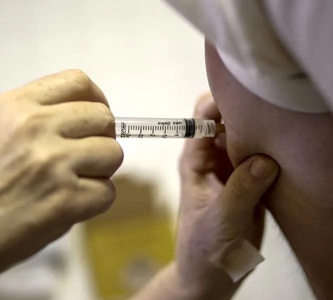 Dados do Programa Nacional de Imunização (PNI) mostram que em janeiro deste ano 14.759 pessoas se vacinaram contra a febre amarela no Paraná (Divulgação)