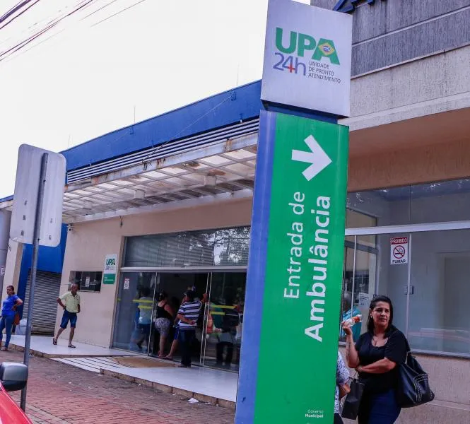 Mulher vai até UPA de Apucarana e desacata médico
