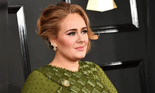 Adele revela que lançará seu novo álbum em setembro