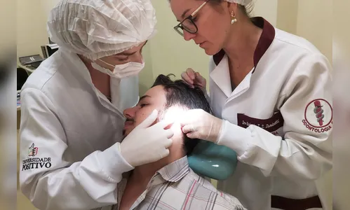 Ambulatório de próteses faciais reconstrutivas atende pelo SUS