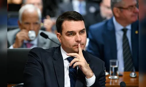 Conselho de Ética recebe pedido de 3 partidos para cassação de Flávio Bolsonaro 