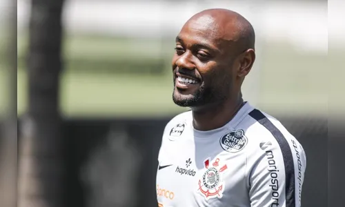Love elogia ousadia de Tiago Nunes e brinca sobre Paulinho voltar ao Corinthians