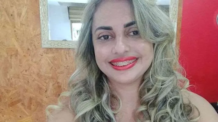 Homem mata namorada e depois passeia com a ex e os filhos