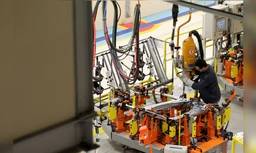 Confiança do industrial paranaense registra primeira queda em seis meses