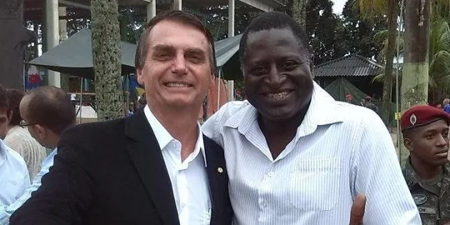 Bolsonaro diz que deputado negro deu uma ‘queimadinha’