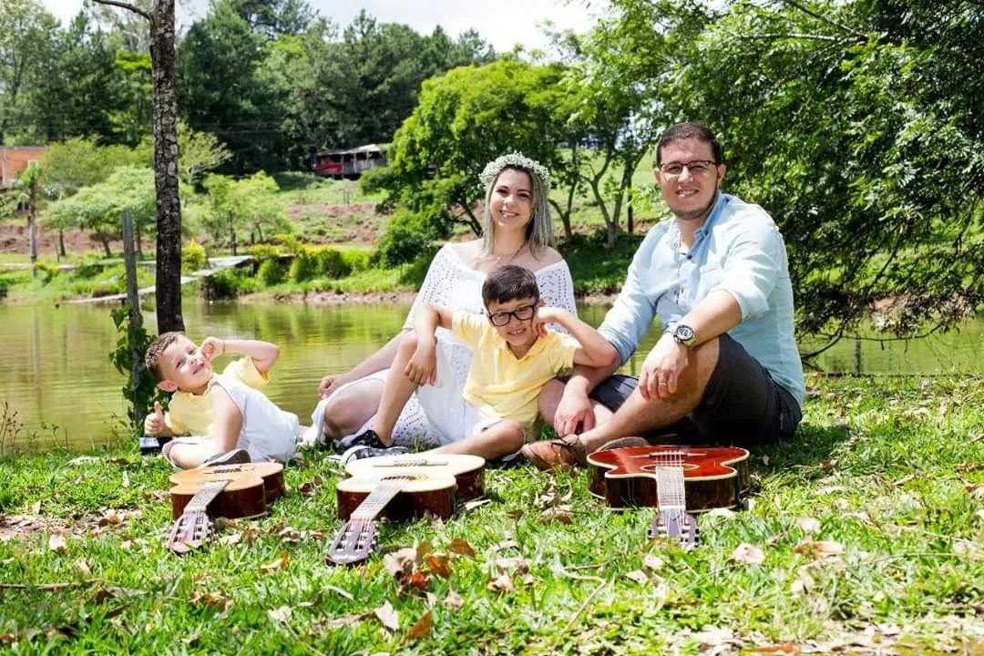 Na foto a família completa, Emanuel Nogueira Bovo, Kassielen Bovo, Dioni Bovo e João Matheus.