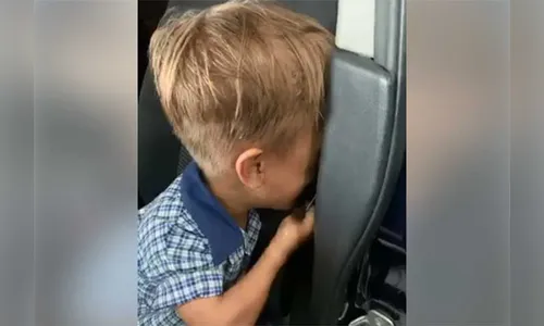 Menino de 9 anos chora e pede corda para se matar após sofrer bullying